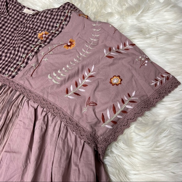 LOGO Lavish Boho Embroidered Blouse - Picture 10 of 11